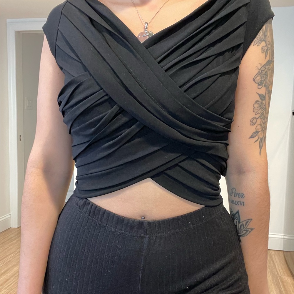 Black cropped top